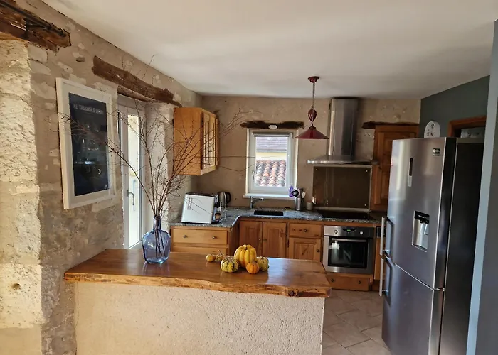 Maison Quercynoise En Pierre بيت للعطل