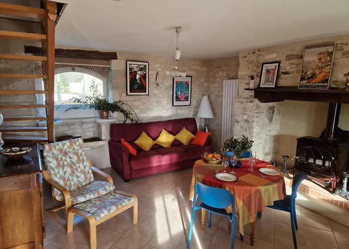 Maison Quercynoise En Pierre Concots